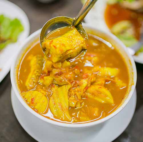 Rice Noodles in Peppery Carp Soup (Hutangfen)